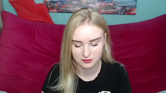 Snapshot of SofySofty chatting on 10.12.25 SofySofty online show from 10.12.25