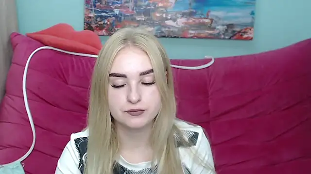 Snapshot of SofySofty chatting on 10.25.25 SofySofty online show from 10.25.25