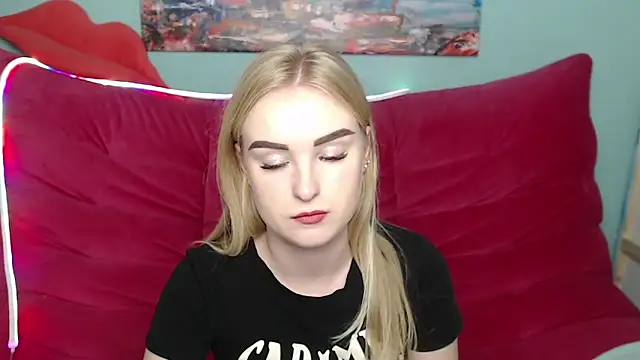 Snapshot of SofySofty chatting on 11.01.25 SofySofty online show from 11.01.25