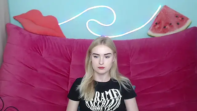 Snapshot of SofySofty chatting on 11.08.25 SofySofty online show from 11.08.25