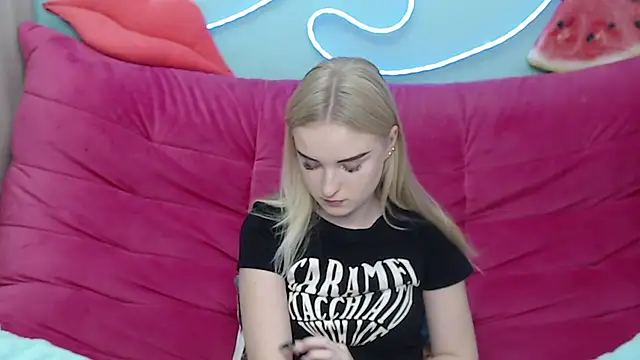 Snapshot of SofySofty chatting on 11.09.25 SofySofty online show from 11.09.25