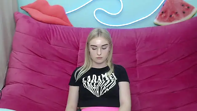 Snapshot of SofySofty chatting on 11.09.25 SofySofty online show from 11.09.25