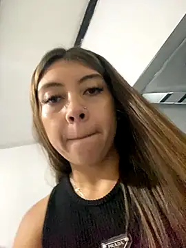 Snapshot of Sara-cooper2 chatting on 10.06.25 Sara-cooper2 online show from 10.06.25