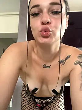 Snapshot of Baby_Eva23 chatting on 09.14.25 Baby Eva23 online show from 09.14.25