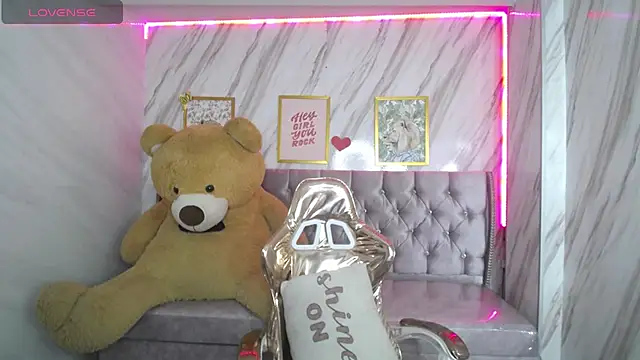 Eilyn love b online show from 09.18.25