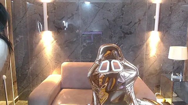 Eilyn love b online show from 10.21.25