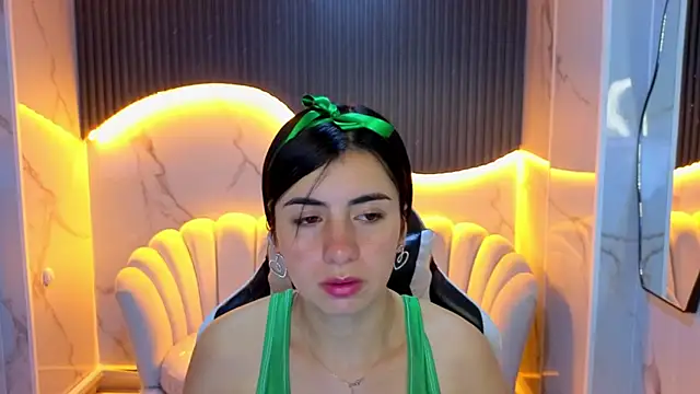 Eilyn love b online show from 10.31.25