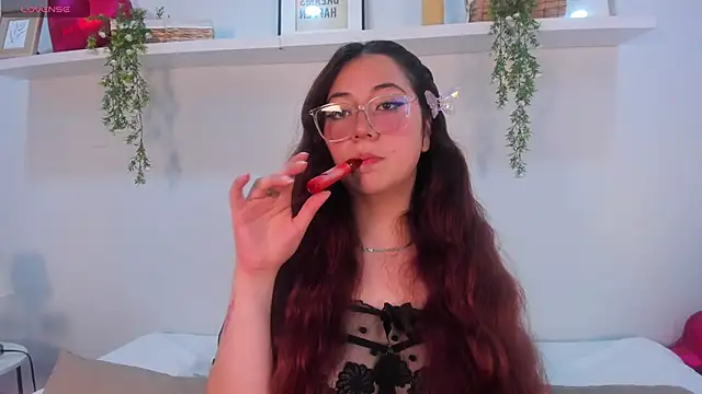 Nicolle Evanss  online show from 04.22.26