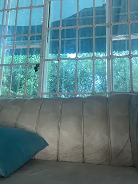 Snapshot of SophieD chatting on 09.27.25 SophieD online show from 09.27.25