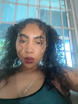 Snapshot of SophieD chatting on 10.15.25 SophieD online show from 10.15.25