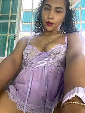 Snapshot of SophieD chatting on 10.25.25 SophieD online show from 10.25.25