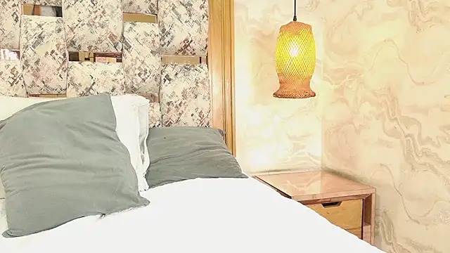 julyana mendez online show from 10.16.25