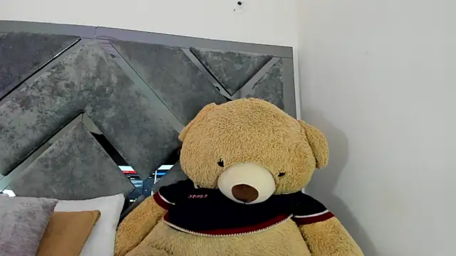 Snapshot of Sweet_Salome1 chatting on 10.19.25 Sweet Salome1 online show from 10.19.25