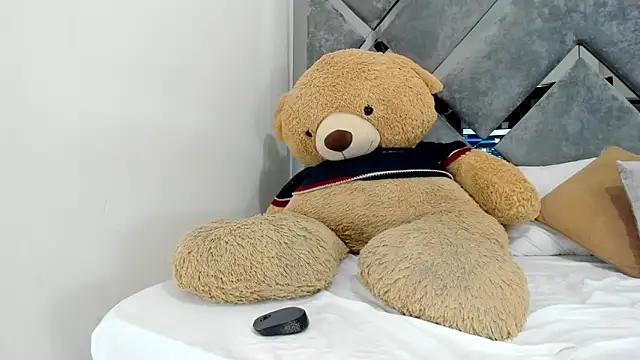 Snapshot of Sweet_Salome1 chatting on 10.20.25 Sweet Salome1 online show from 10.20.25