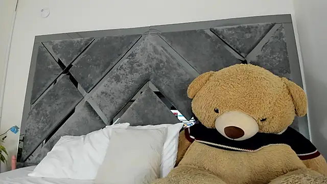 Snapshot of Sweet_Salome1 chatting on 10.28.25 Sweet Salome1 online show from 10.28.25