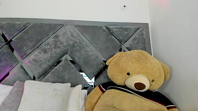 Snapshot of Sweet_Salome1 chatting on 10.31.25 Sweet Salome1 online show from 10.31.25