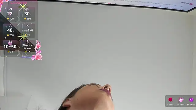 Snapshot of Katia_gh chatting on 10.15.25 Katia gh online show from 10.15.25