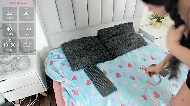 Snapshot of Katia_gh chatting on 11.07.25 Katia gh online show from 11.07.25