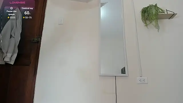 Snapshot of Katia_gh chatting on 11.14.25 Katia gh online show from 11.14.25