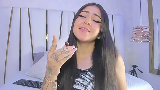 Snapshot of bonnie_sm chatting on 09.25.25 bonnie sm online show from 09.25.25