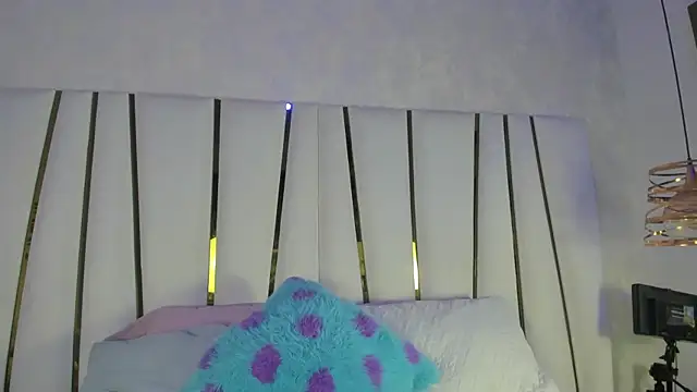 Snapshot of bonnie_sm chatting on 10.03.25 bonnie sm online show from 10.03.25