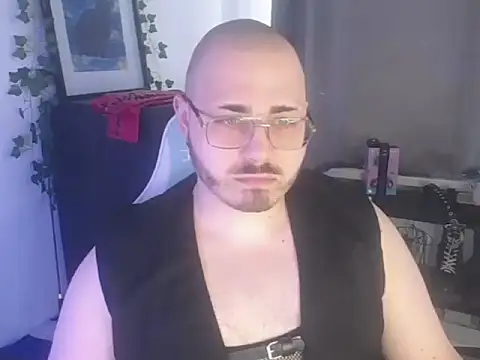 Snapshot of FabianKinky chatting on 09.10.25 FabianKinky online show from 09.10.25