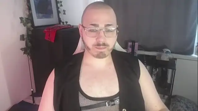 Snapshot of FabianKinky chatting on 09.11.25 FabianKinky online show from 09.11.25