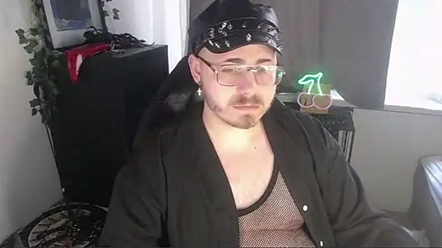 Snapshot of FabianKinky chatting on 09.26.25 FabianKinky online show from 09.26.25