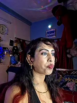 Snapshot of Love_Beauty01 chatting on 06.27.26 Love Beauty01 online show from 06.27.26