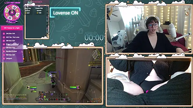 Snapshot of ithuriella chatting on 10.15.25 ithuriella online show from 10.15.25