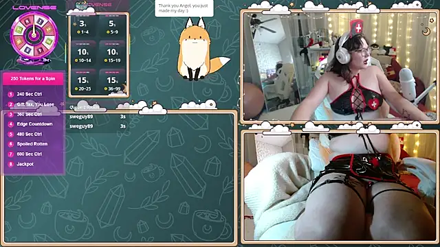 Snapshot of ithuriella chatting on 10.25.25 ithuriella online show from 10.25.25