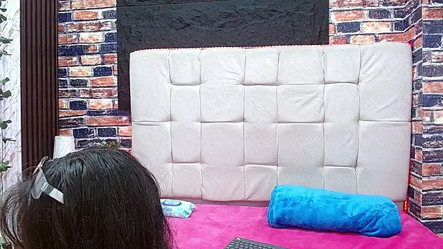 Snapshot of mikaela303av chatting on 10.13.25 mikaela303av online show from 10.13.25