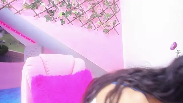 Snapshot of mikaela303av chatting on 10.30.25 mikaela303av online show from 10.30.25