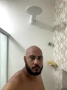 Snapshot of Morenocasado34liberal chatting on 10.10.25 Morenocasado34liberal online show from 10.10.25