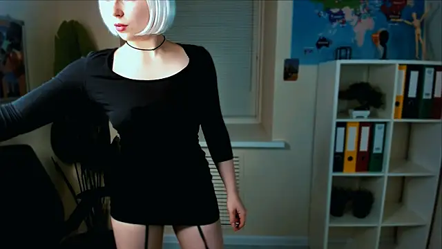 Snapshot of EvaCrosby chatting on 09.15.25 EvaCrosby online show from 09.15.25