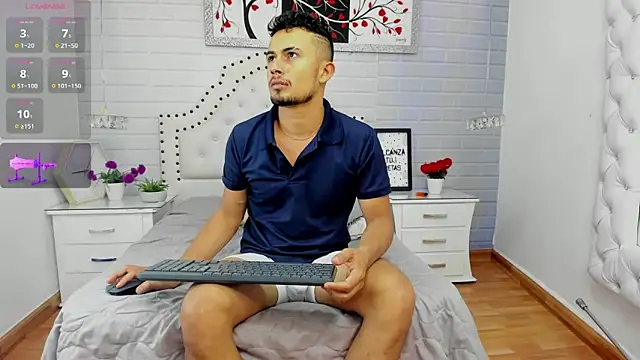 Valentiinoss online show from 11.14.25