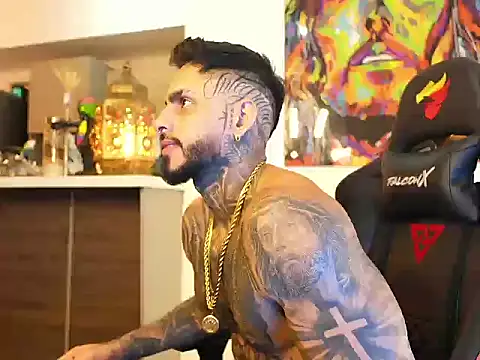 logan hugh8 online show from 10.02.25