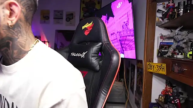 logan hugh8 online show from 03.20.26