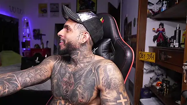 logan hugh8 online show from 04.23.26