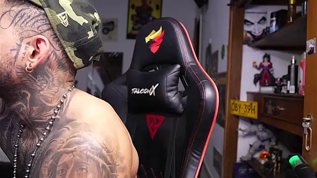 logan hugh8 online show from 04.24.26