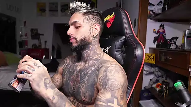 logan hugh8 online show from 04.27.26