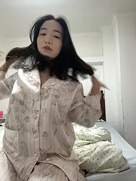 Snapshot of luluya1314 chatting on 06.14.26 luluya1314 online show from 06.14.26