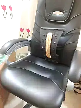 Snapshot of Nupur12s chatting on 10.15.25 Nupur12s online show from 10.15.25