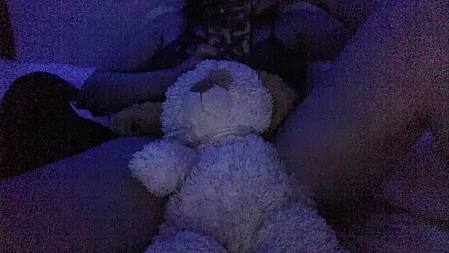 Snapshot of jenmarquez_ chatting on 10.27.25 jenmarquez  online show from 10.27.25