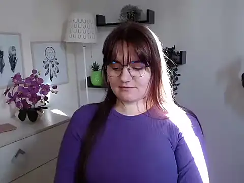 Julie Diamond online show from 10.10.25