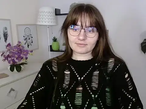 Julie Diamond online show from 10.15.25