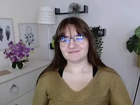 Julie Diamond online show from 10.17.25