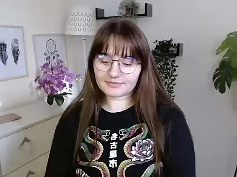 Julie Diamond online show from 10.22.25