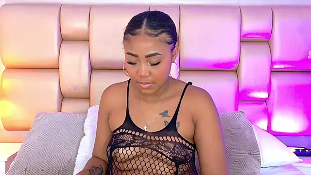 AngelaRoberts online show from 03.25.26