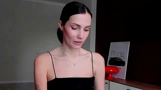 Snapshot of AdeleShinemm chatting on 11.14.25 AdeleShinemm online show from 11.14.25